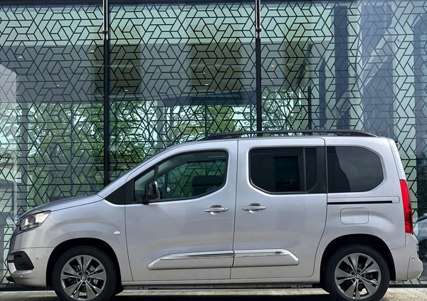 Toyota Proace City Verso cena 134900 przebieg: 16316, rok produkcji 2022 z Opoczno małe 596